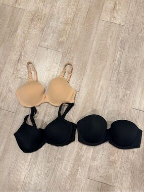Women’s Nude and Black T-Shirt Bras